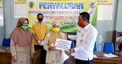 BANTUAN_OLEH_WABUP.jpg