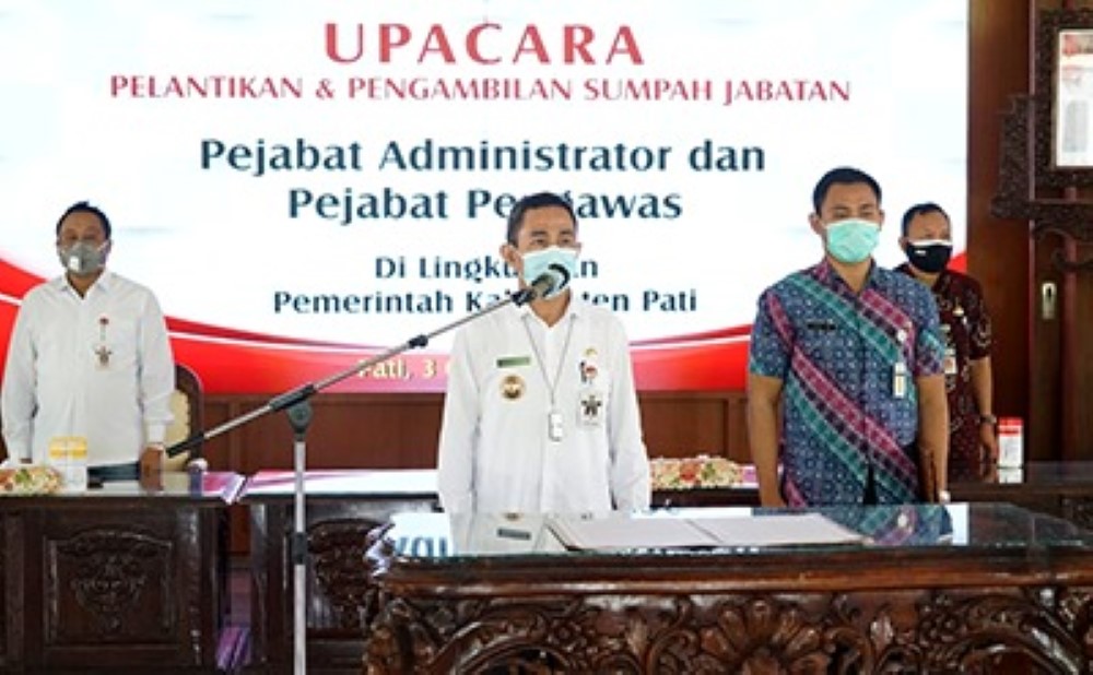 pelantikan_dan_pengambilan_sumpah_jabatan.jpg
