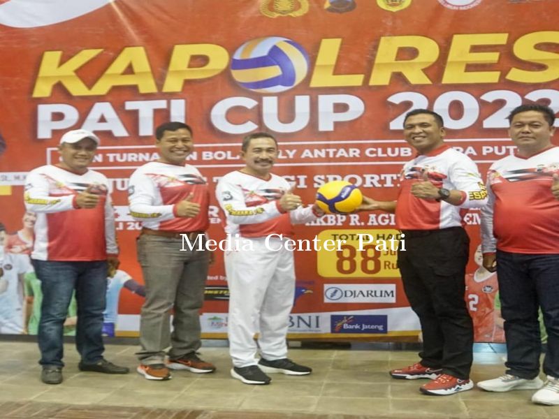 Buka Turnamen Voli, Bupati Dorong Atlet Tampilkan Prestasi Terbaik