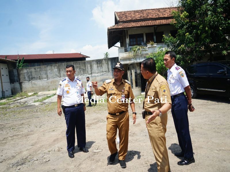 Tindaklanjuti Uneg- uneg Sopir Truk Pati, Pj Bupati Fasilitasi Penyediaan Lokasi Terminal Angkutan B