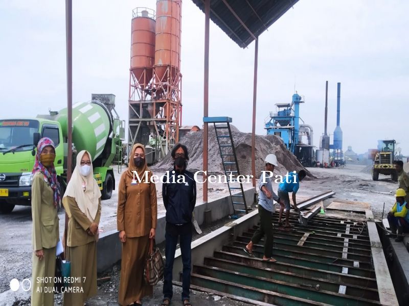 DPMPTSP Lakukan Pembinaan Pelaku Usaha di Kecamatan Sukolilo dan Kayen