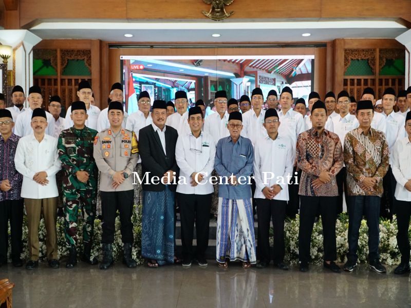 Pj Bupati Pati Hadiri Pelantikan Pengurus Cabang Nadhlatul Ulama Kabupaten Pati 2024-2029