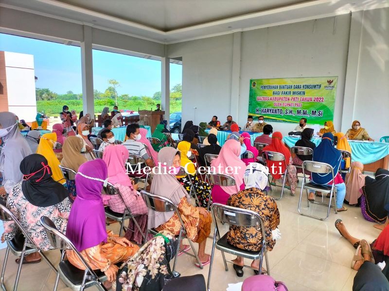 PENYERAHAN BANTUAN DANA KONSUMTIF BAGI FAKIR MISKIN DI KECAMATAN TLOGOWUNGU OLEH BAZNAS KABUPATEN PA