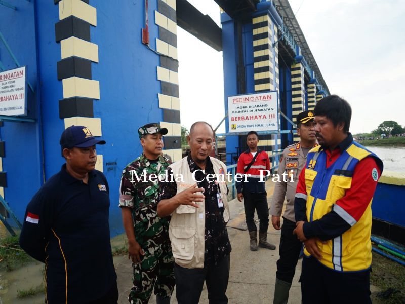 Miliki Aliran Mengarah ke Sungai Juwana, Pintu Air BPBWL Dipantau Pj Bupati Pati