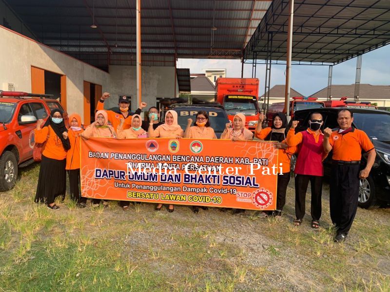 Tukang Becak dan Parkir Terima Bingkisan dari BPBD