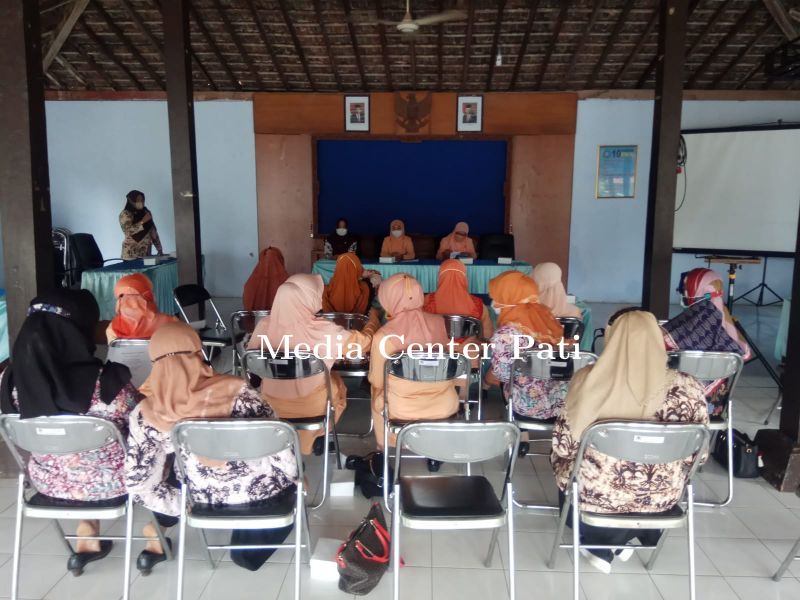 Anggota DWP  Agar Tak Bosan Berikan Edukasi Vaksinasi Covid-19