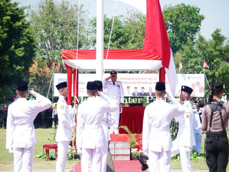 Pj Bupati Pati Pimpin Langsung Upacara HUT RI ke-79, Ajak Masyarakat Pati Maju Bersama