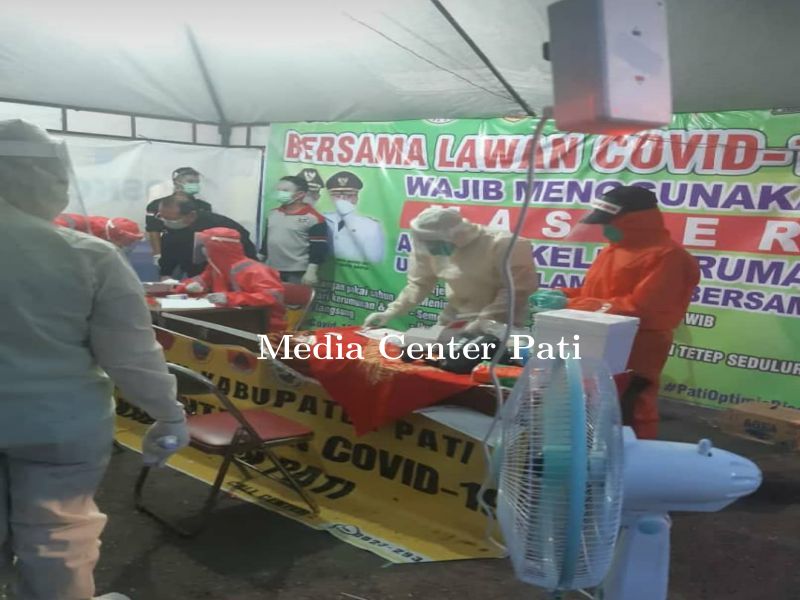 17 WARGA PATI KORBAN PHK LANGSUNG JALANI RAPID TEST DI TERMINAL