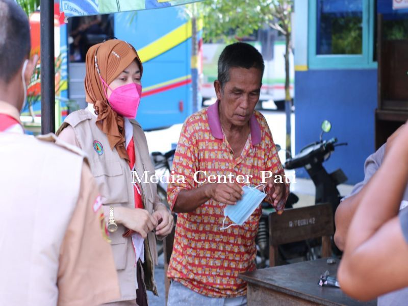 Hari Pertama Lebaran, Kwarcab Pati Monitoring di Tempat Publik