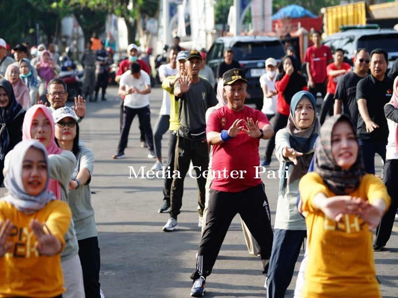 Jelang Pesta Demokrasi, Pj Bupati Senam Bersama Petugas Pemilu