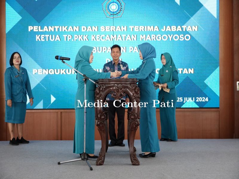 Pj Ketua TP PKK Kabupaten Pati Serahkan Bantuan Percepatan Penurunan Stunting 