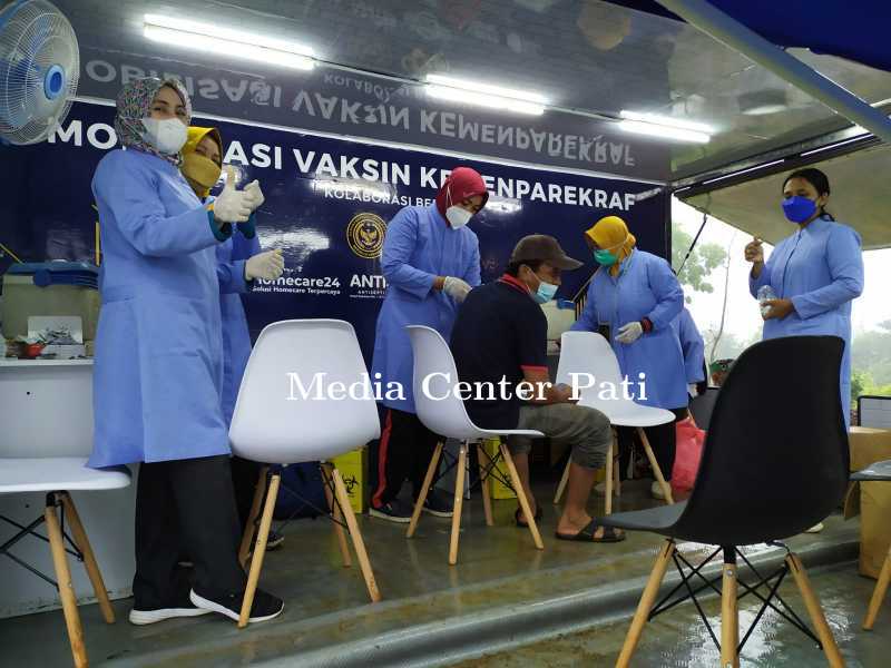 Percepatan Vaksinasi  Program Mobile Kemenparekraf